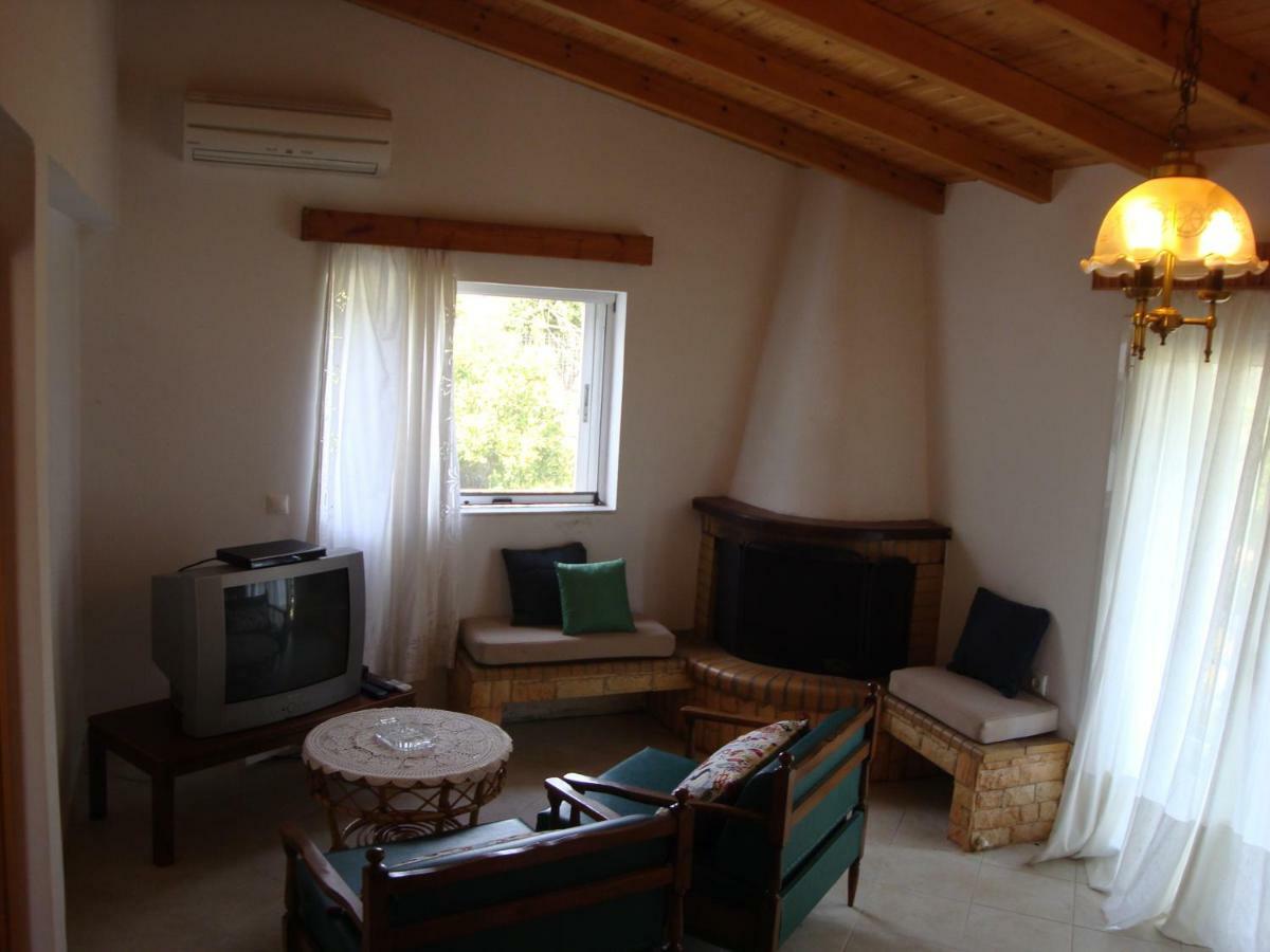 Three Bedroom Country House Magoula  Dış mekan fotoğraf